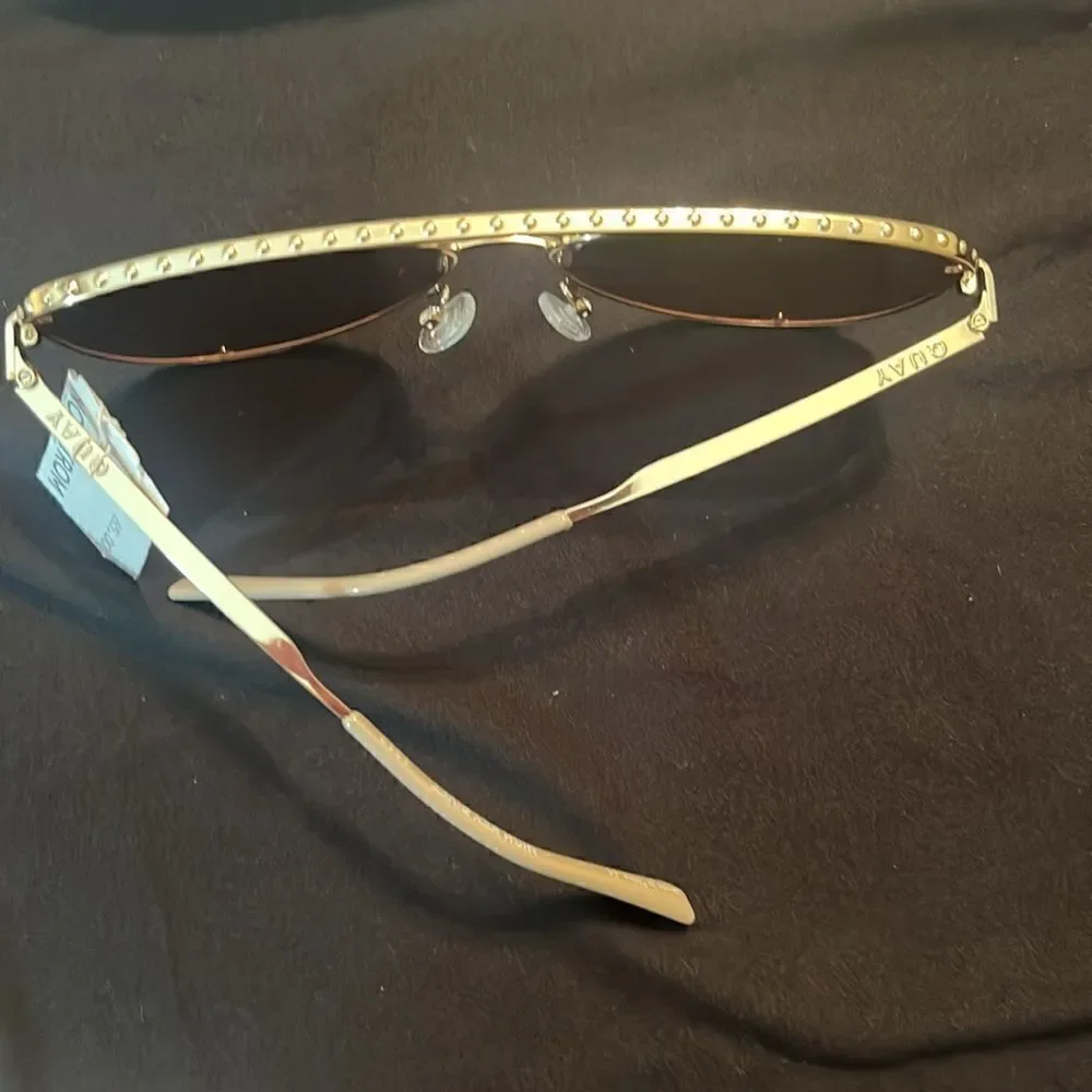 NWT Quay Australia High Key Rivet Sunglasses